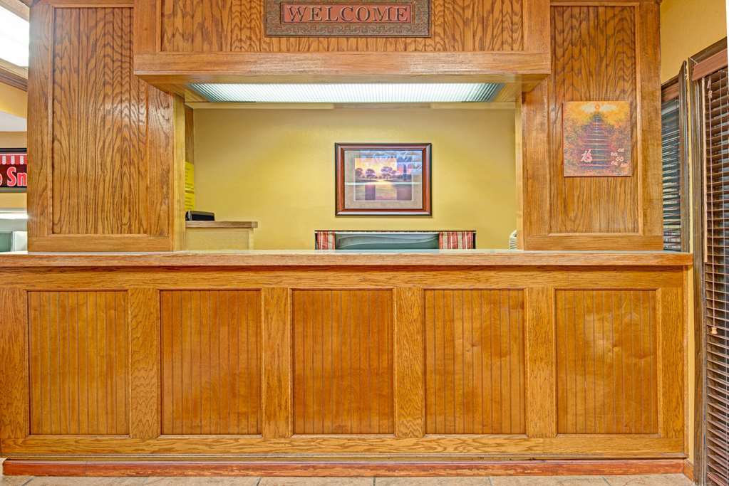 Super 8 By Wyndham Independence Kansas City Интерьер фото