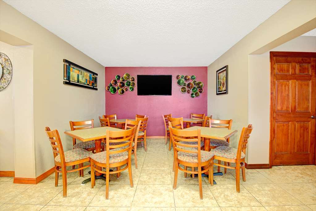 Super 8 By Wyndham Independence Kansas City Ресторан фото